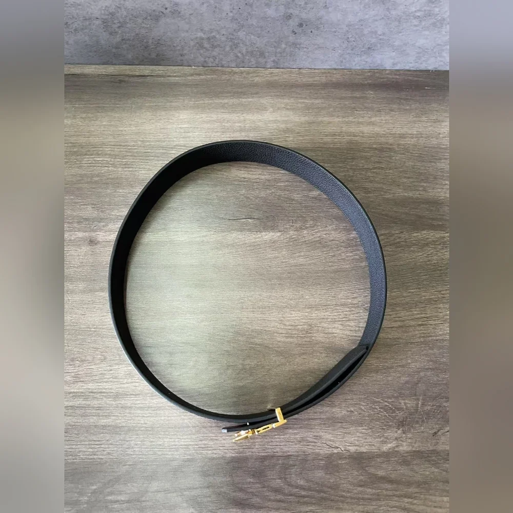 Louis Vuitton Initiales 40MM Reversible Belt - Picture 3 of 14